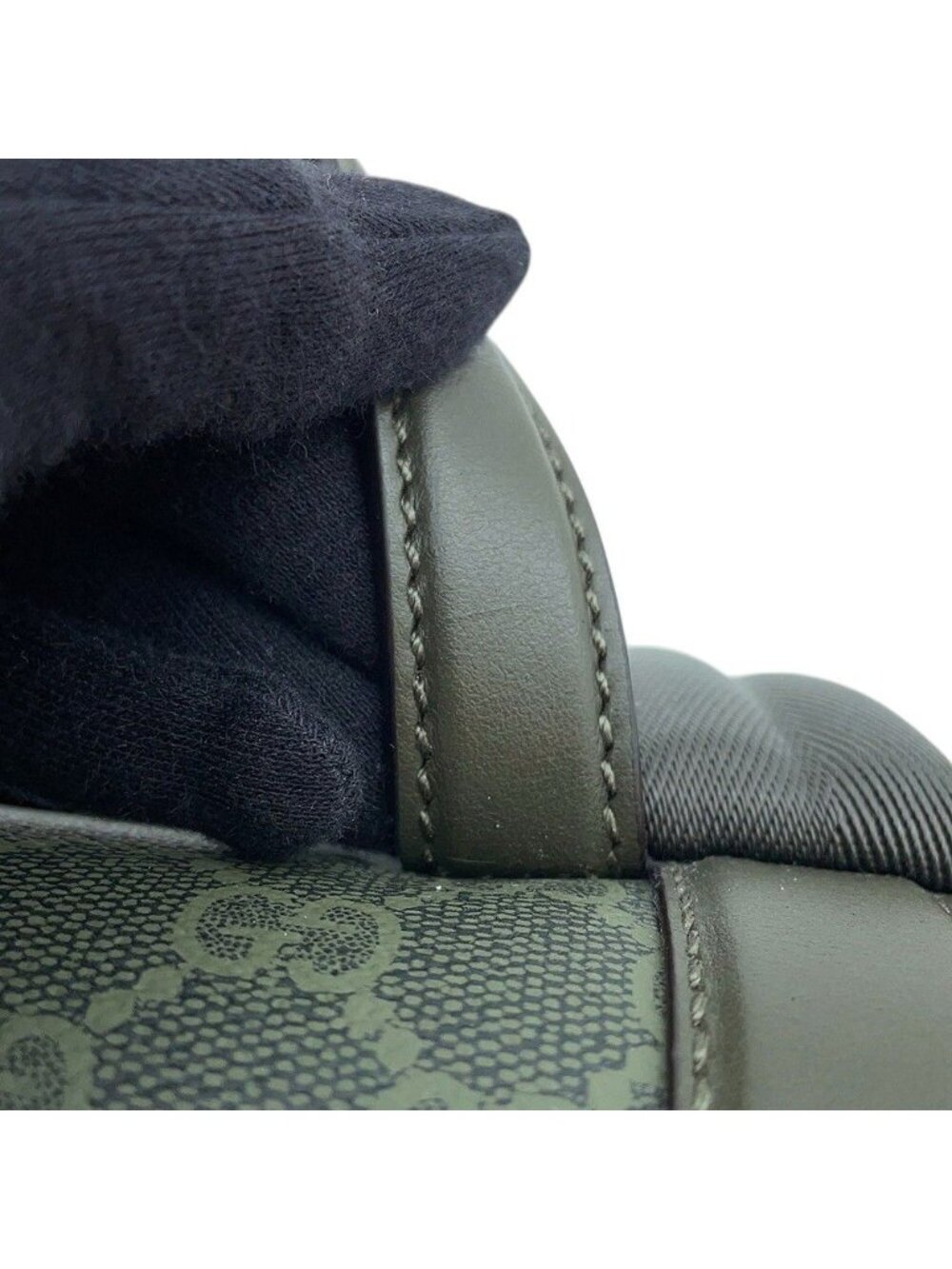 Gucci Large GG Supreme Backpack - Picture 8 of 10